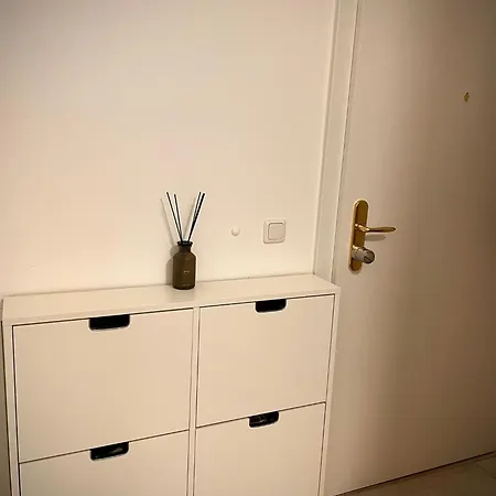 Mimis Lakeside - Newly Renovated Apartment