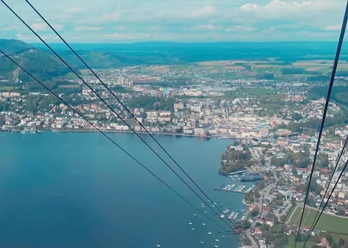 Mimis Lakeside - Newly Renovated *