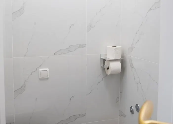 Apartamento Mimis Lakeside - Newly Renovated