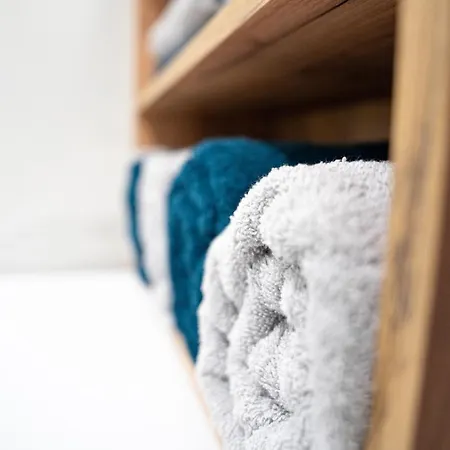 Mimis Lakeside - Newly Renovated شقة