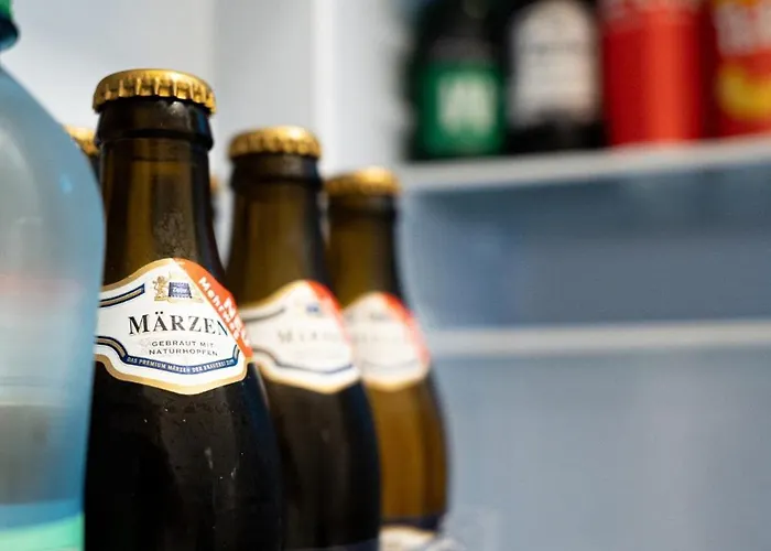 Mimis Lakeside - Newly Renovated *