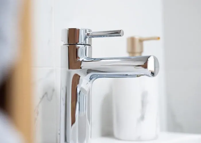 Mimis Lakeside - Newly Renovated شقة